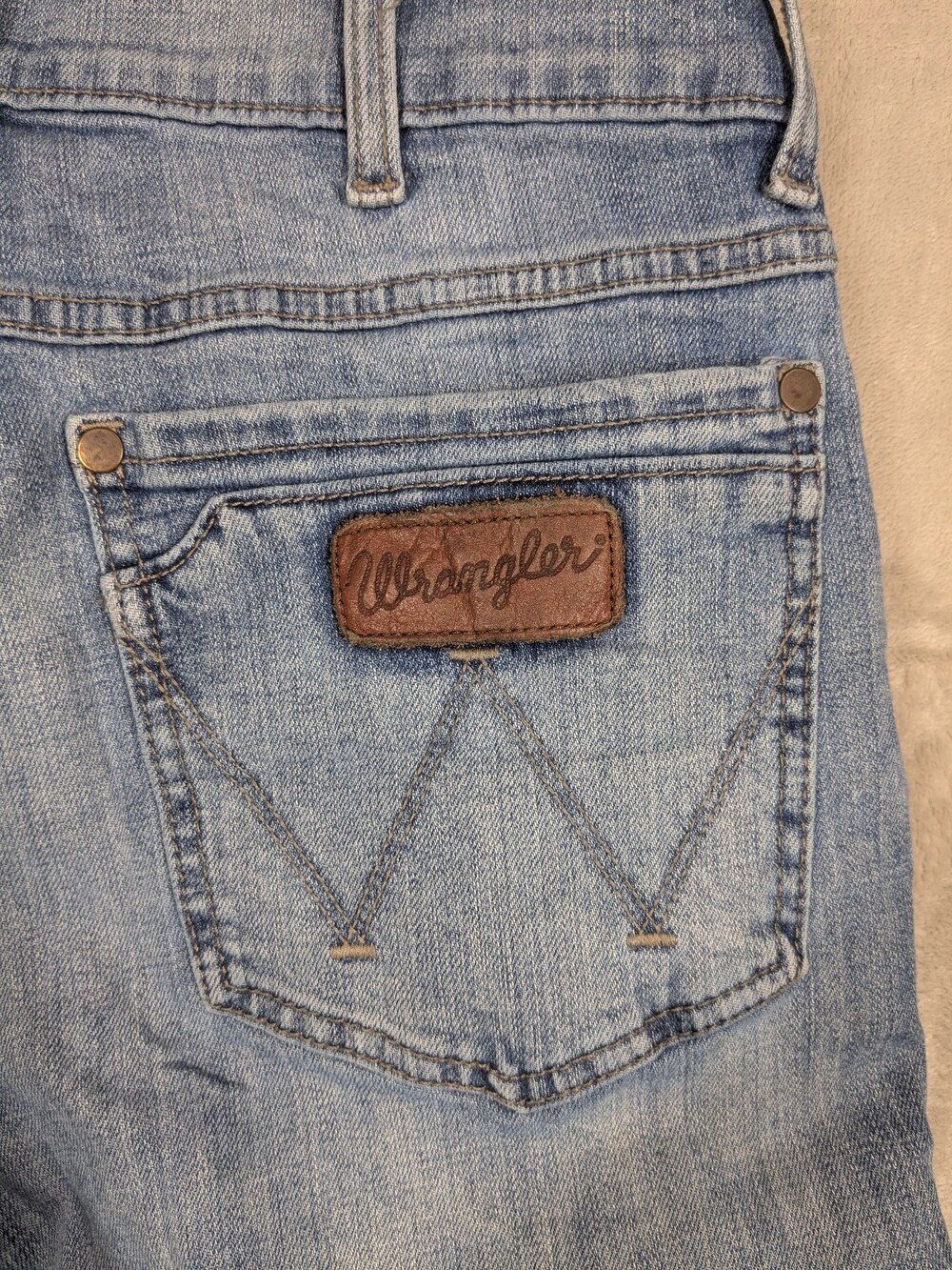 Wrangler Mens Size 30x32 Retro Slim Straight Medium Wash Denim Jeans Western - Picture 3 of 13